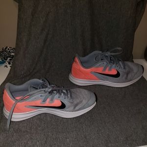 NIKE Tennis Shoes- Grey & Pink